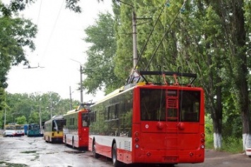 Жизнь налаживается: на одесских улицах показались первые троллейбусы