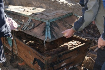 Столетние останки монаха нашли на детской площадке Саратовской области
