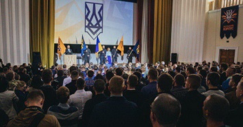 "Азов" обзавелся собственной партией: На первом съезде славили тысячелетнюю историю укров