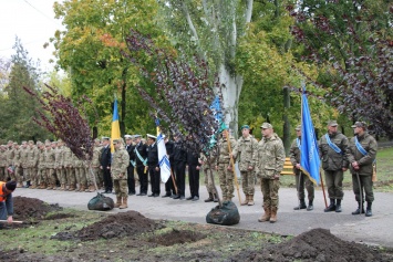 В Николаеве высадили 10 именных «деревьев памяти» в память о погибших бойцах АТО