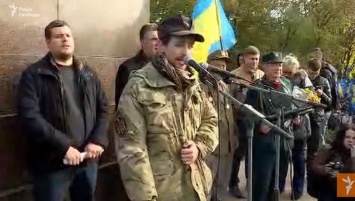 Боевик АТО на митинге Тягнибока обещает войну за Донбасс, Крым и другие "украинские просторы"