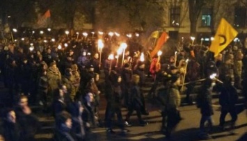 Участники "Марша нации" проводят митинг на Софийской площади