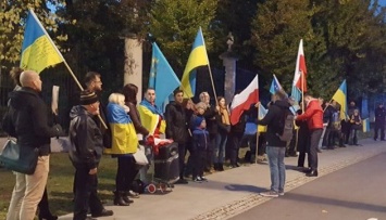 В Варшаве провели акцию "Stop putin's War in Ukraine"