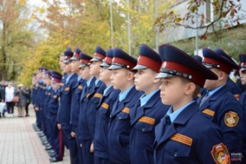 В праздник Покрова в Симферополе открыли первый казачий класс и приняли в казаки 57 мальчиков и девочек (ФОТО)
