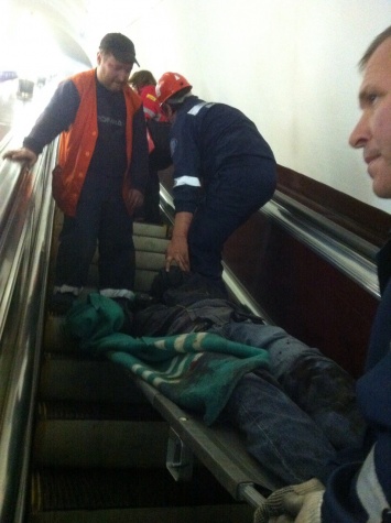 В ГосЧС рассказали подробности инцидента с падением на рельсы человека в столичном метро