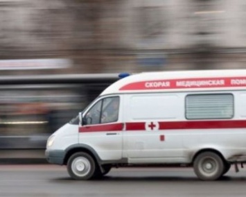 В Новосибирской области автобус столкнулся прицепом грузовика, погиб человек