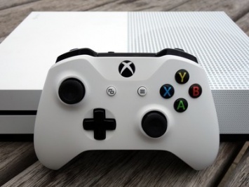 Xbox One третий месяц подряд обходит по продажам PlayStation 4