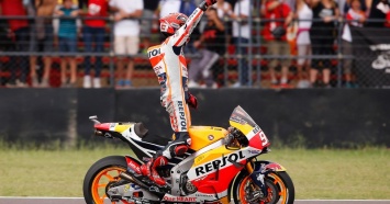 Испанский гонщик Маркес досрочно стал чемпионом MotoGP
