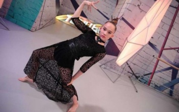14-летняя девочка шокировала общественность в шоу "Танцы"