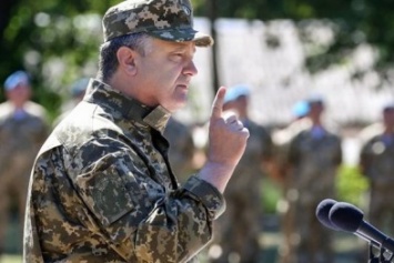 Порошенко: С конца октября армия становится контрактной