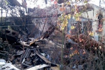 Боевики уничтожили целую улицу в Водяном (ФОТО)