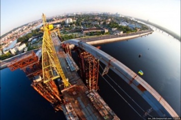 В мэрии планируют самостоятельно завершить строительство арки Подольского моста