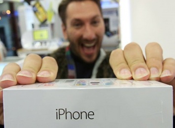 Продажи iPhone не приносят прибыли российским ритейлерам