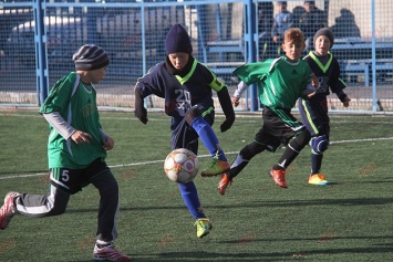 Юные футболисты определяют лучших в турнире «Кожаный мяч»