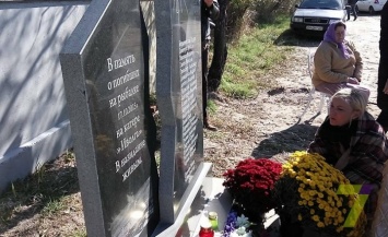 В Затоке открыли памятник жертвам крушения «Иволги»