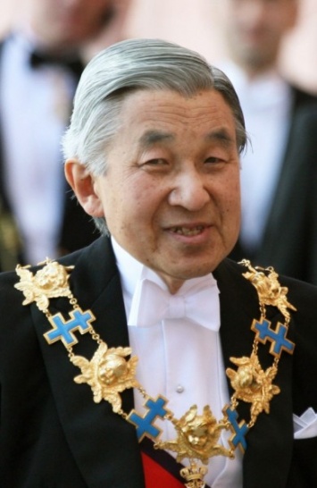 Император Японии уйдет в отставку при жизни