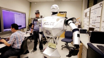 Представлен первый робот-полицейский для Дубая