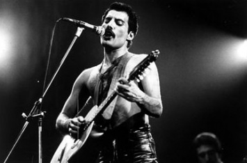 Группа Queen опубликовала неизвестную версию песни We Will Rock You