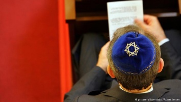 Еврокомиссар предостерег от роста антисемитских настроений в Европе