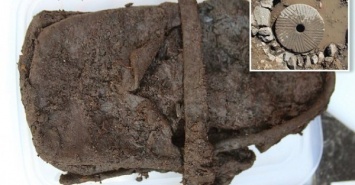 Британские археологи нашли детский кожаный ботинок с возрастом в 600 лет