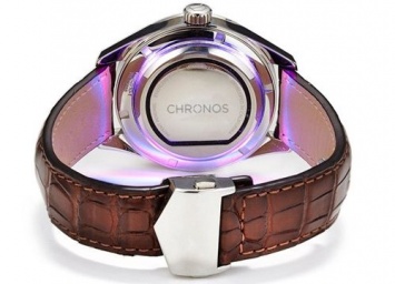 Новый гаджет Chronos превратит любые аналоговые наручные часы в цифровые