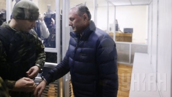 Апелляционный суд оставил Ефремова в СИЗО