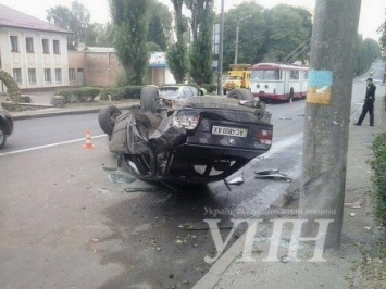 Патрульный, который перевернулся на BMW в центре Ровно, уволился