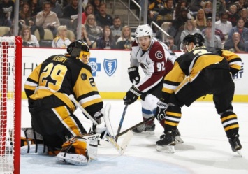 НХЛ: "Лавина" накрыла "Пингвинов" в овертайме