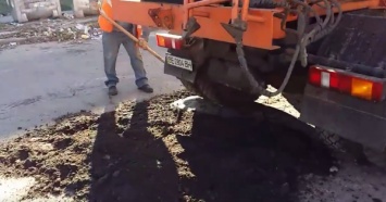 В Николаеве дороги ремонтируют по «иранским технологиям», - житель города