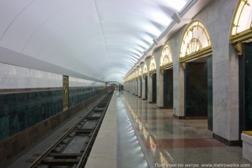 "Звенигородскую" станцию метро в Петербурге закрыли из-за подозрительной коробки