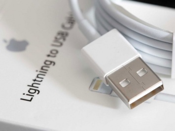 Apple утверждает, что более 90% кабелей и зарядок с логотипом Apple на Amazon поддельные