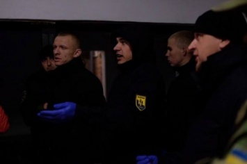 В Черновцах правосеки и "Азов" сорвали показ фильма о "а**расах" на Майдане и в "АТО"