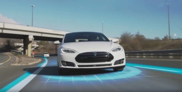 Tesla оборудует автомобили независимым автопилотом