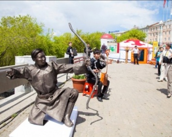 В Москву и Санкт-Петербург привезут «живые» скульптуры из Улан-Удэ