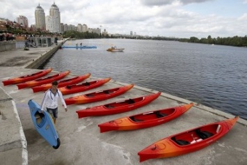 Берегись акулы: в Киеве пройдет необычная гонка на каяках