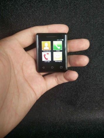 Самый маленький в мире сенсорный смартфон оценили в $30