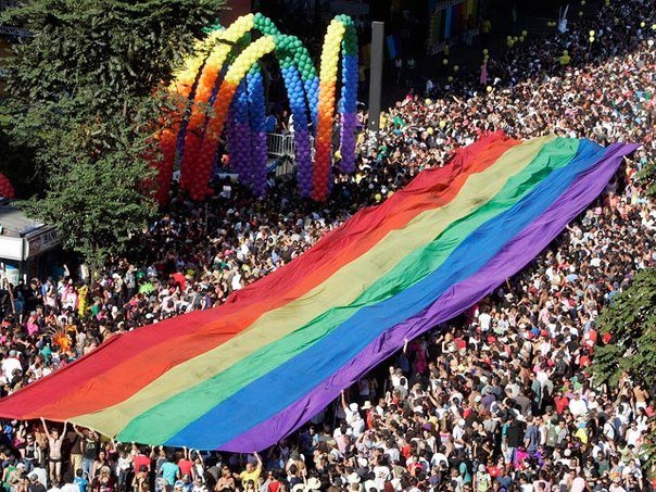Якутская гей-пара вылетела в США для регистрации брака