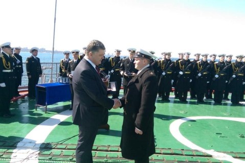 Президент наградил военных моряков ко Дню ВМС Украины