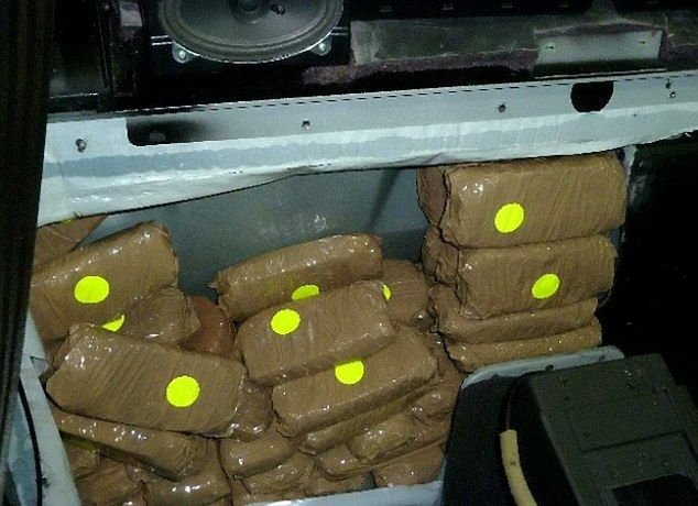 В Парагвае полицейские задержали курьера с 900 кг наркотиков