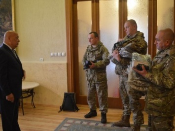 Военным в Закарпатской области передали партию спецсредств от американского благотворителя