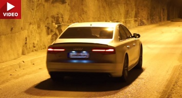 Не хуже, чем у суперкара: звук работы мотора Audi S8 в тоннеле