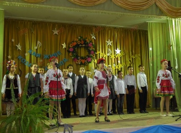 В бердянской школе №5 состоялся фестиваль казацкой песни (+ фото)