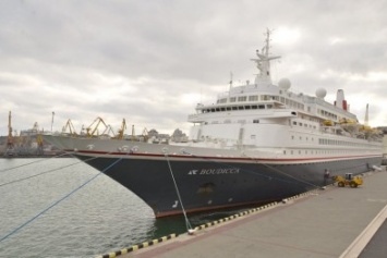 С утра в Одессу совершил визит лайнер с туристами из Ливерпуля (ФОТО)