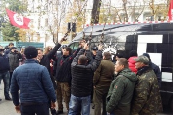 В центре Киева избили работника КП Благоустройства (ФОТО)
