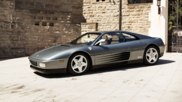 1990 Ferrari 348 продают на аукционе за $49900