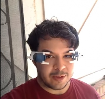Изобретатель распечатал на 3D-принтере очки, которые сами одеваются при солнечном свете