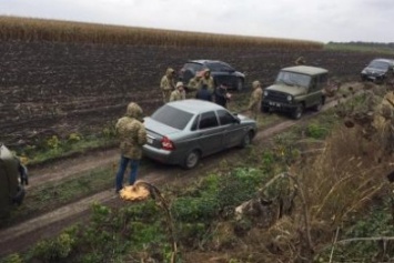 Харьковский таксист пытался помочь русскому нелегалу "прорваться" в Украину