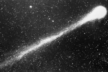 В ночь с 21 на 22 октября в небе можно будет увидеть метеорный поток кометы Галлея