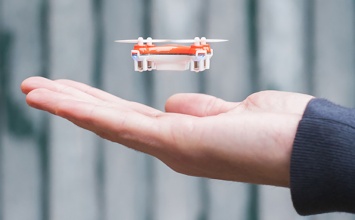 Компания Amazon запатентовала крошечного дрона-ассистента