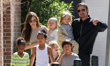 Брэд Питт не намерен судиться с Анджелиной Джоли за опеку над детьми